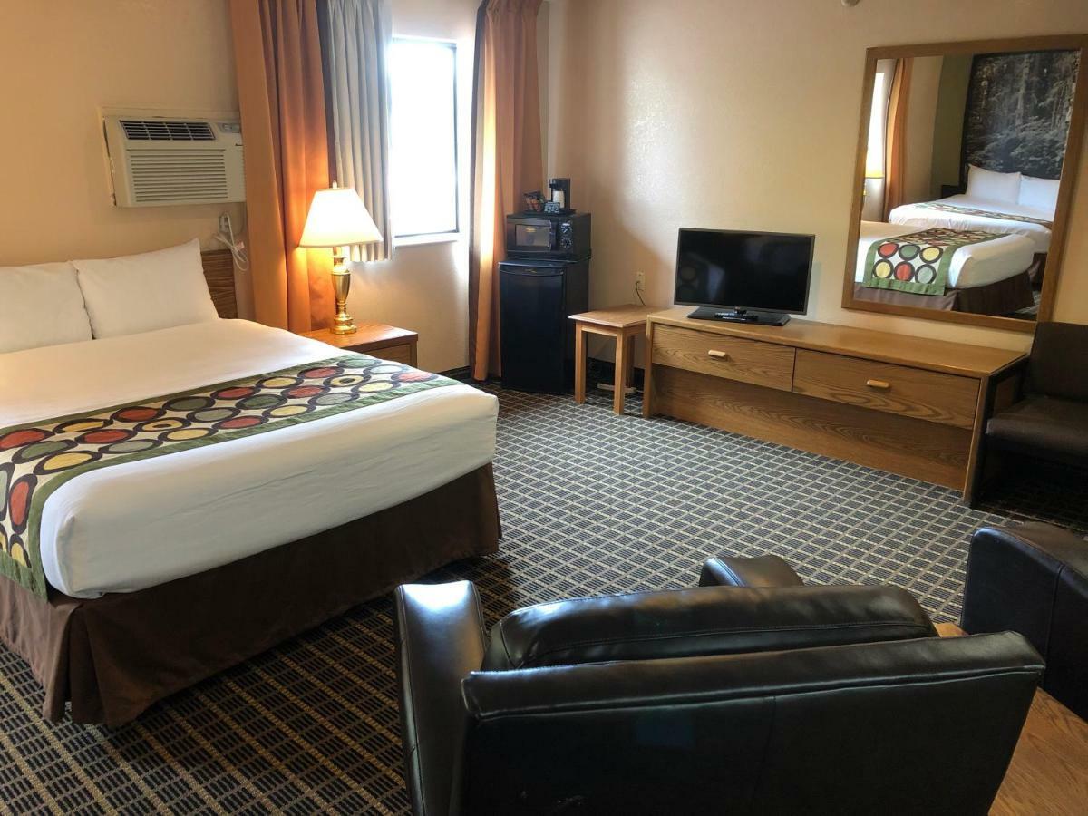 فندق Super 8 By Wyndham سيتكا المظهر الخارجي الصورة
